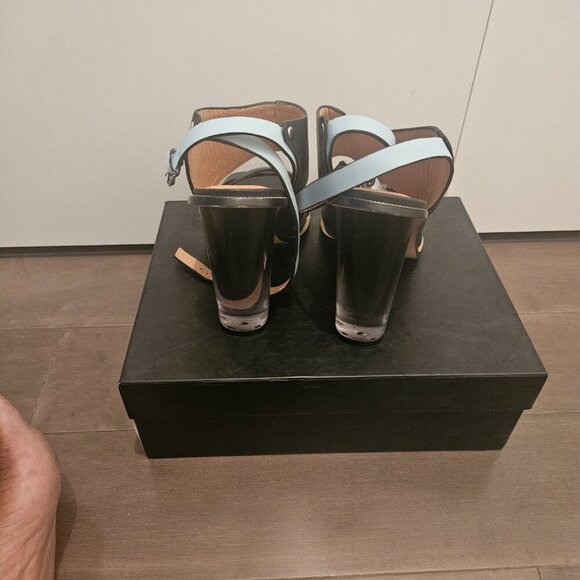 Shoes - Picture 2 of 3